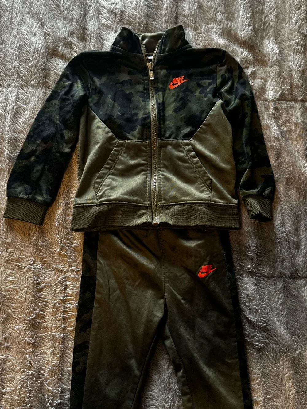 Nike Toddler Olive Camo Jogger and Zip Up Jumpsuit